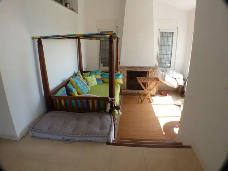 Casa con vista al mar, piscina, pista de tenis y gran jardín