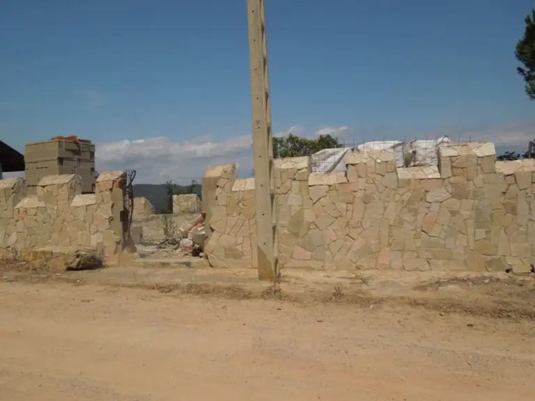 una parcela en la urbanización Serra Brava, a unos 2km de Lloret de mar/Costa Brava