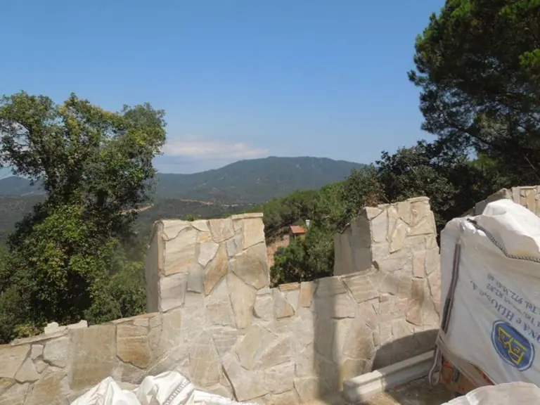 una parcela en la urbanización Serra Brava, a unos 2km de Lloret de mar/Costa Brava