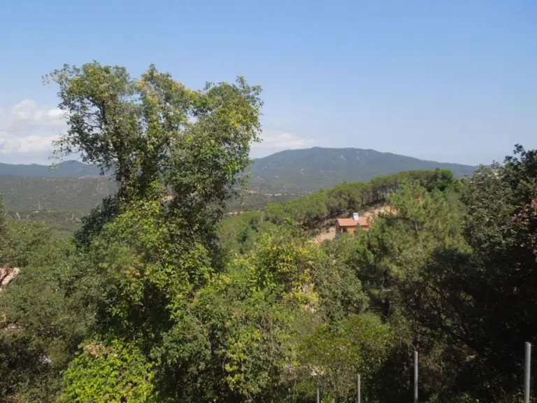 una parcela en la urbanización Serra Brava, a unos 2km de Lloret de mar/Costa Brava