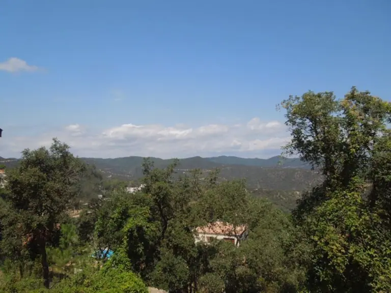 una parcela en la urbanización Serra Brava, a unos 2km de Lloret de mar/Costa Brava