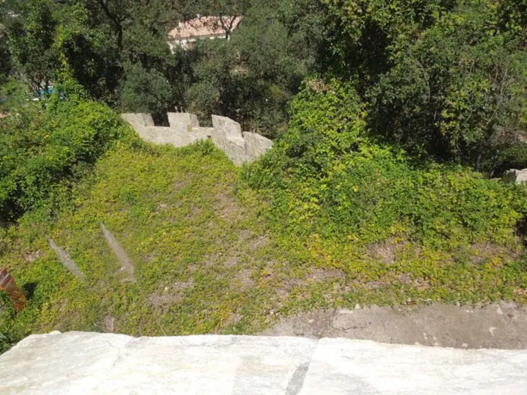 una parcela en la urbanización Serra Brava, a unos 2km de Lloret de mar/Costa Brava
