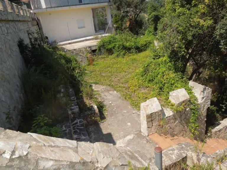 una parcela en la urbanización Serra Brava, a unos 2km de Lloret de mar/Costa Brava