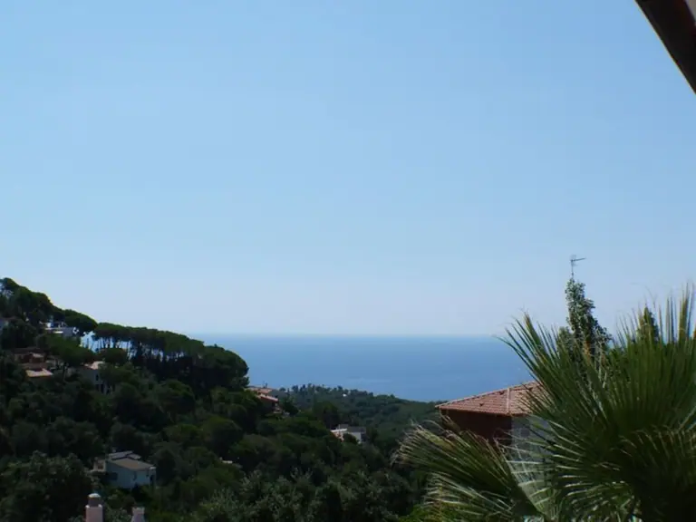 Casa Con vistas al mar y montaña.