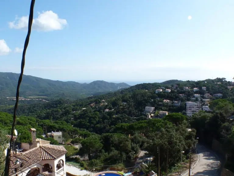 Parcela, situada en urbanización Serra Brava, entre Lloret de Mar y Tossa de mar