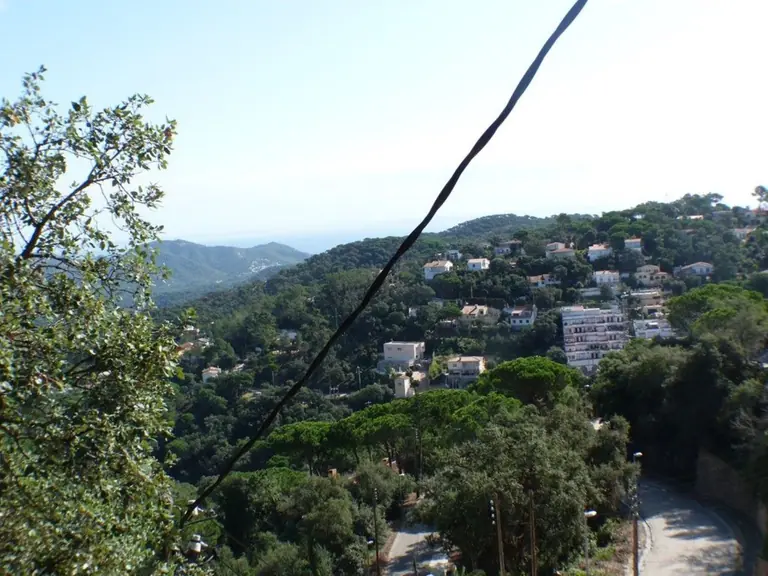Parcela, situada en urbanización Serra Brava, entre Lloret de Mar y Tossa de mar