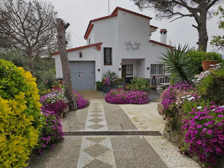 Chalet en Maçanet de la Selva: Tu Refugio de Tranquilidad