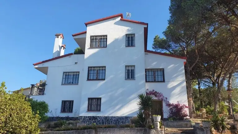 Chalet en Maçanet de la Selva: Tu Refugio de Tranquilidad