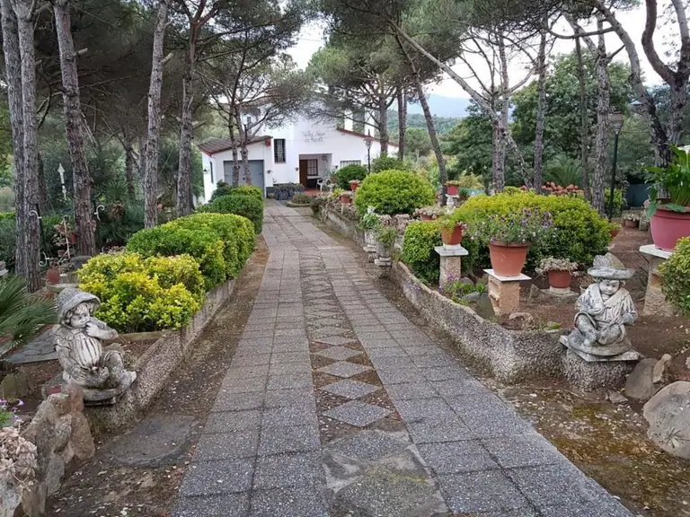 Chalet en Maçanet de la Selva: Tu Refugio de Tranquilidad