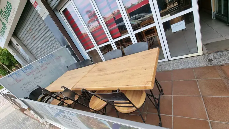 local comercial con terraza, actualmente restaurante trabajando, totalmente equipado