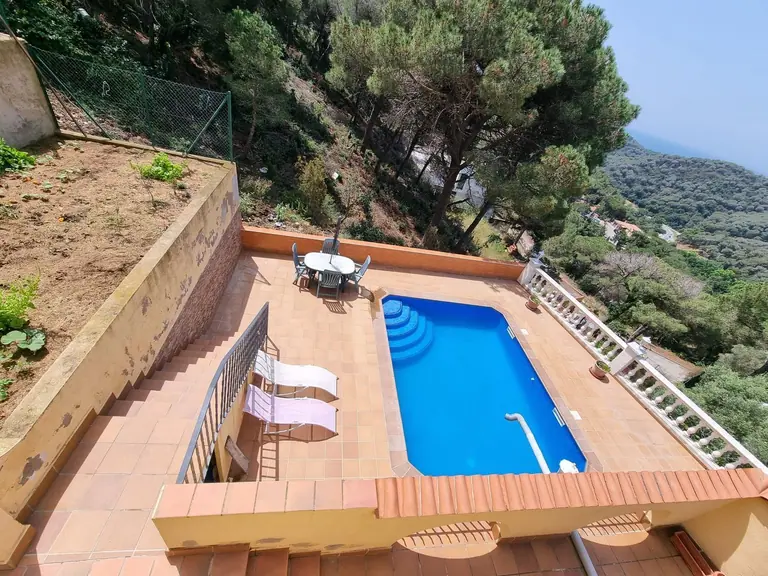 a solo 3 km de las doradas playas, esta encantadora casa promete ser el refugio perfecto para quienes buscan