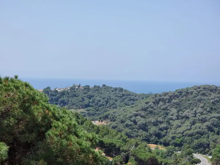 a solo 3 km de las doradas playas, esta encantadora casa promete ser el refugio perfecto para quienes buscan