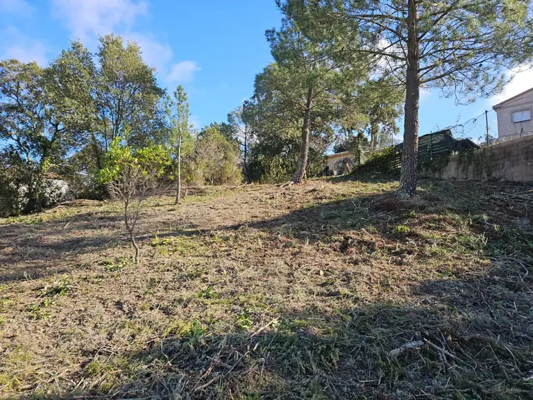 Terreno soleado en Lloret residencial