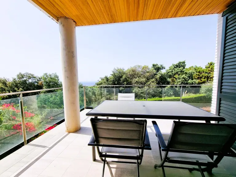 Espectacular Residencia con Vistas al Mar y Montaña en La Montgoda, Lloret de Mar