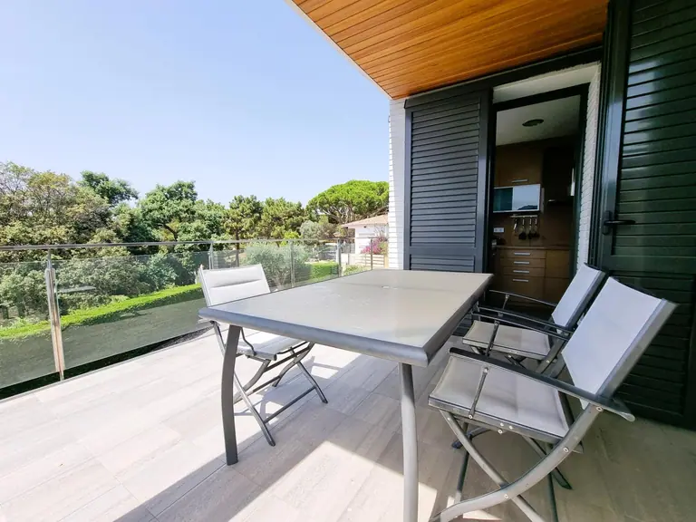 Espectacular Residencia con Vistas al Mar y Montaña en La Montgoda, Lloret de Mar
