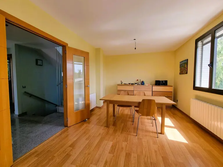 Espectacular Residencia con Vistas al Mar y Montaña en La Montgoda, Lloret de Mar