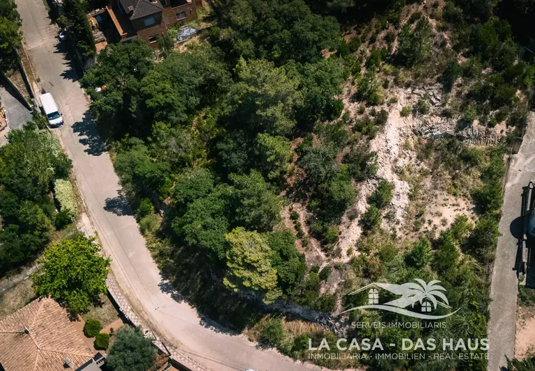 Terreno Urbanizable en Lloret Residencial - 950 m2 con Mucho Sol