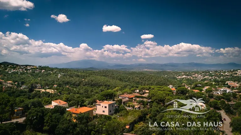 Terreno Urbanizable en Lloret Residencial - 950 m2 con Mucho Sol