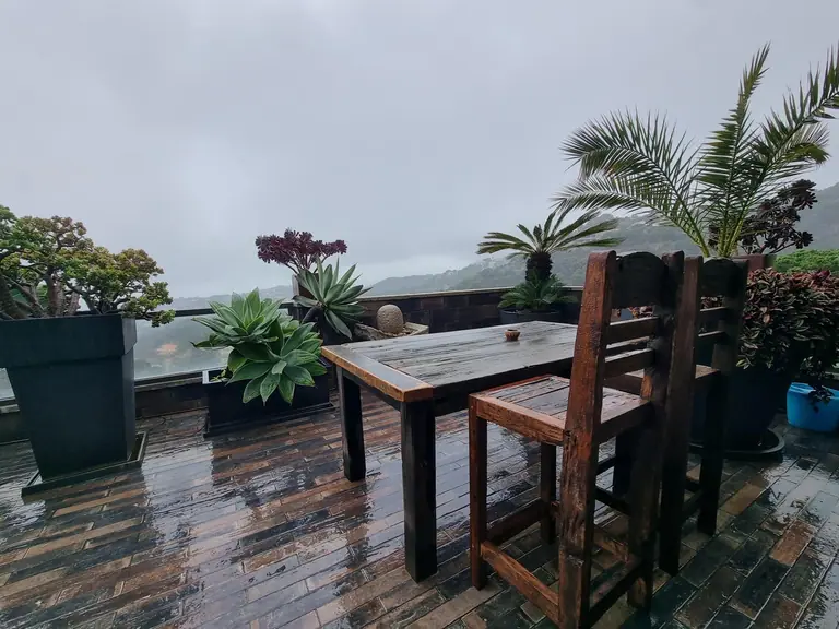 Esta exclusiva casa en Canyelles Urcasa es un auténtico refugio que fusiona un diseño contemporáneo con la