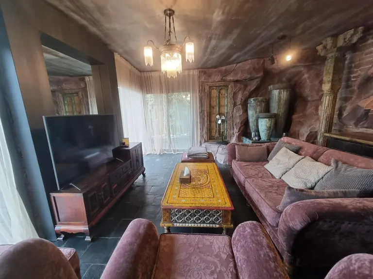 Esta exclusiva casa en Canyelles Urcasa es un auténtico refugio que fusiona un diseño contemporáneo con la