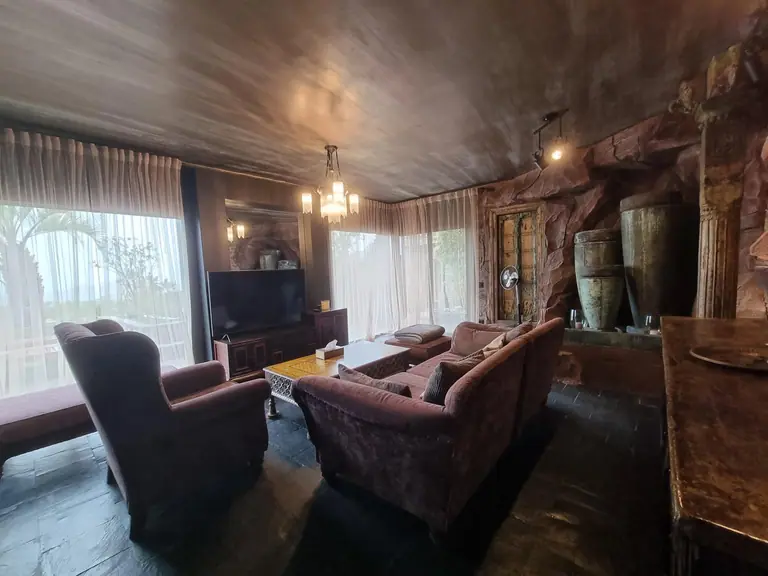 Esta exclusiva casa en Canyelles Urcasa es un auténtico refugio que fusiona un diseño contemporáneo con la