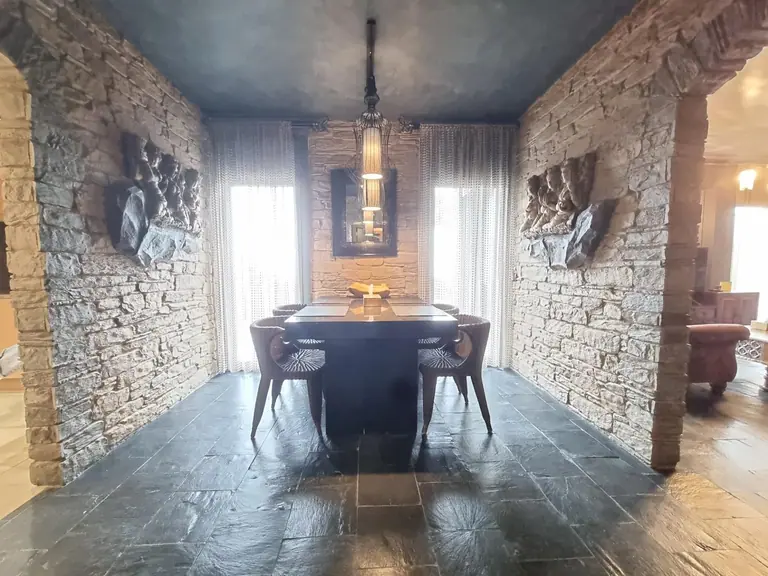 Esta exclusiva casa en Canyelles Urcasa es un auténtico refugio que fusiona un diseño contemporáneo con la