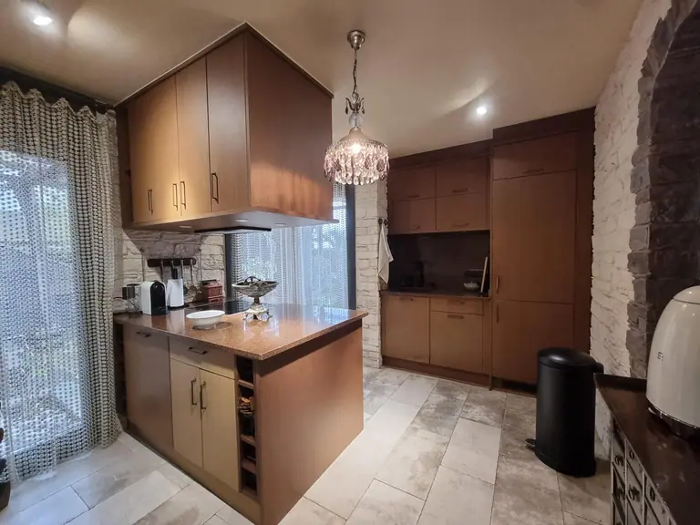 Esta exclusiva casa en Canyelles Urcasa es un auténtico refugio que fusiona un diseño contemporáneo con la