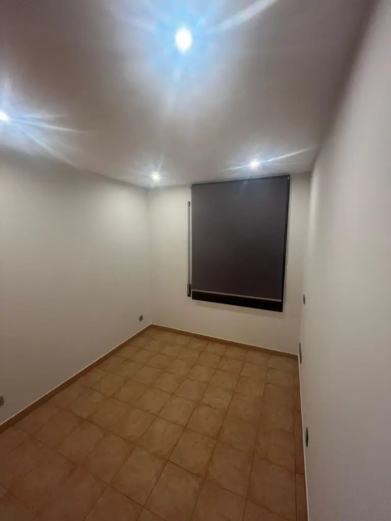 este espectacular apartamento totalmente exterior en la deseada zona residencial de Fenals, dentro de la