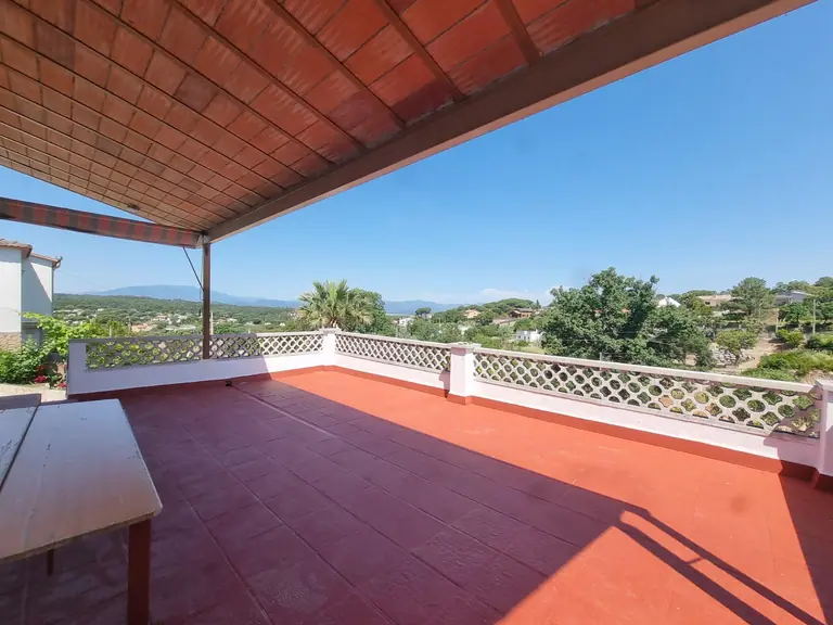 Casa con vistas al Montseny en Montbarbat – Maçanet de la Selva, con zona comunitaria deportiva