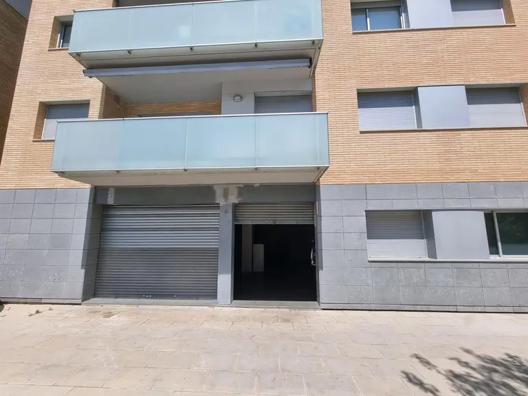 OPORTUNIDAD ÚNICA – Local comercial de 140 m2 en zona de alto tránsito en Tossa de Mar