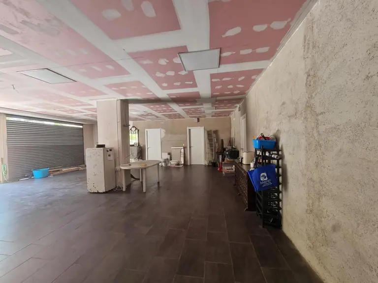 OPORTUNIDAD ÚNICA – Local comercial de 140 m2 en zona de alto tránsito en Tossa de Mar