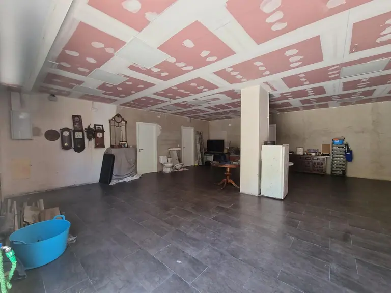 OPORTUNIDAD ÚNICA – Local comercial de 140 m2 en zona de alto tránsito en Tossa de Mar