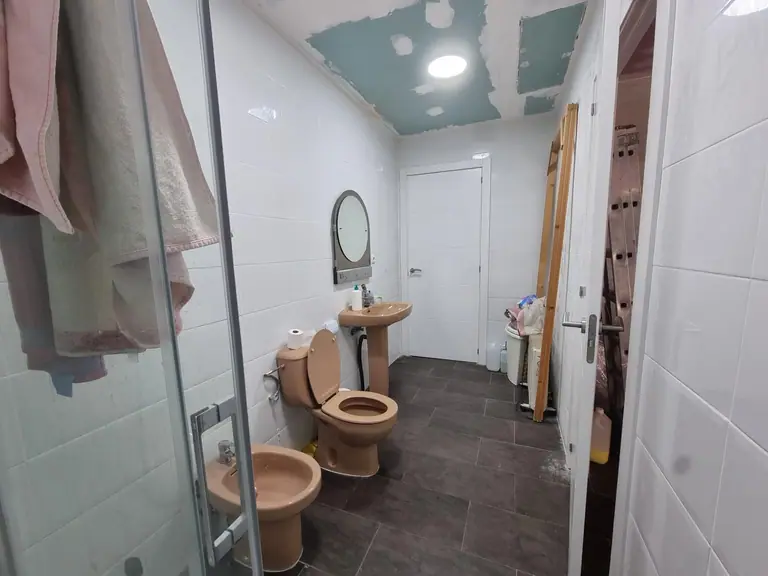 OPORTUNIDAD ÚNICA – Local comercial de 140 m2 en zona de alto tránsito en Tossa de Mar