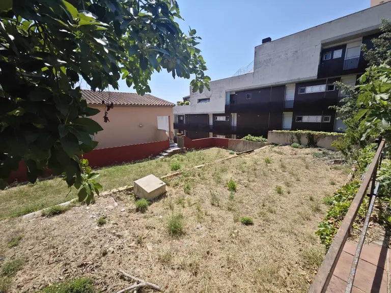 terreno urbano de 375 m2 situado en el emblemático Barrio de los Pescadores, una de las zonas con más encanto