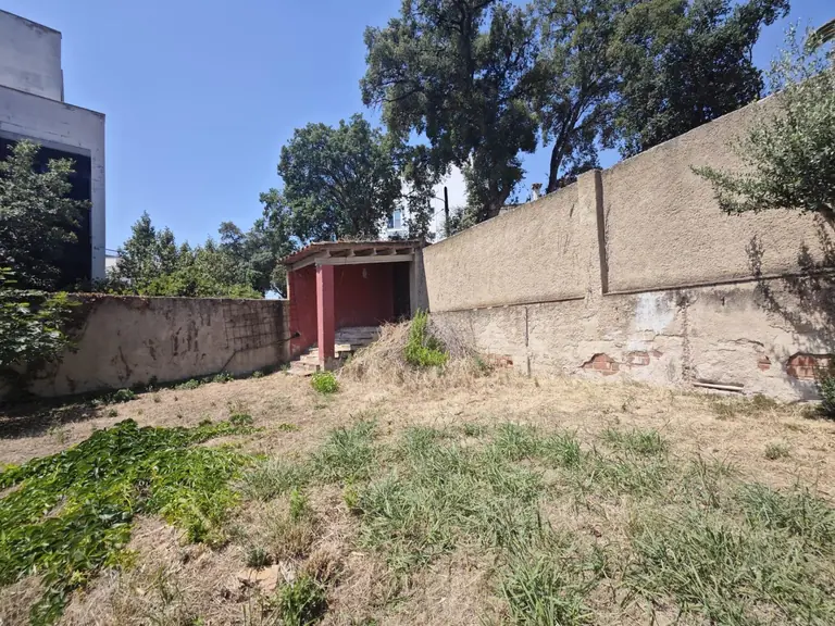 terreno urbano de 375 m2 situado en el emblemático Barrio de los Pescadores, una de las zonas con más encanto