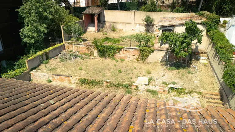 terreno urbano de 375 m2 situado en el emblemático Barrio de los Pescadores, una de las zonas con más encanto