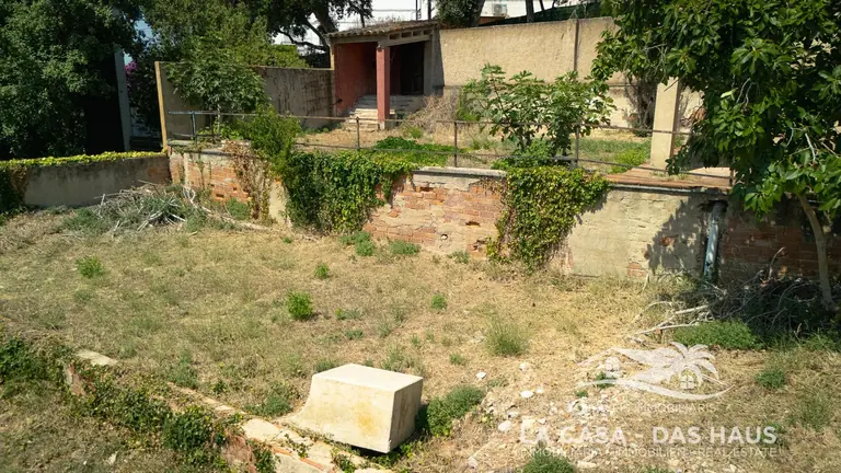terreno urbano de 375 m2 situado en el emblemático Barrio de los Pescadores, una de las zonas con más encanto