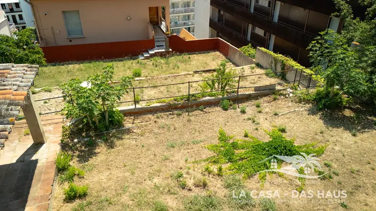 terreno urbano de 375 m2 situado en el emblemático Barrio de los Pescadores, una de las zonas con más encanto