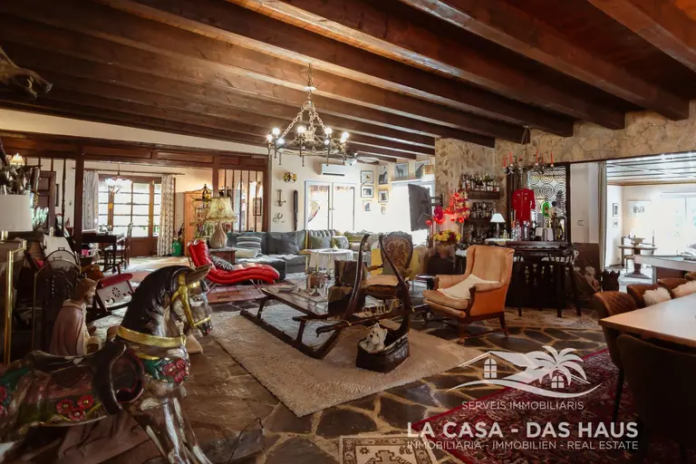 Masía en venta en Maçanet de la Selva con licencia turística (HUTG), adecuada tanto como vivienda habitual