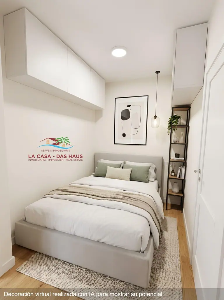 Estudio doble esquinero con balcón soleado, jardín y piscina comunitaria en Cala Canyelles – ¡a 900m de la