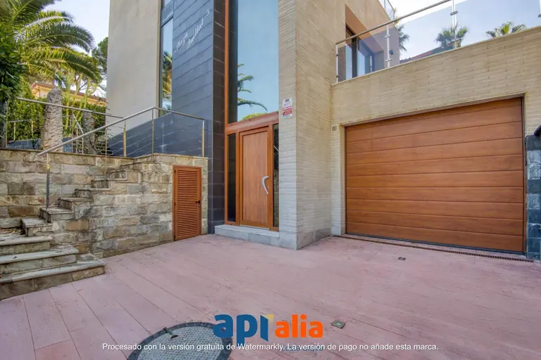 CASA CON LICENCIA TURÍSTICA EN CALA SANT FRANCESC, BLANES