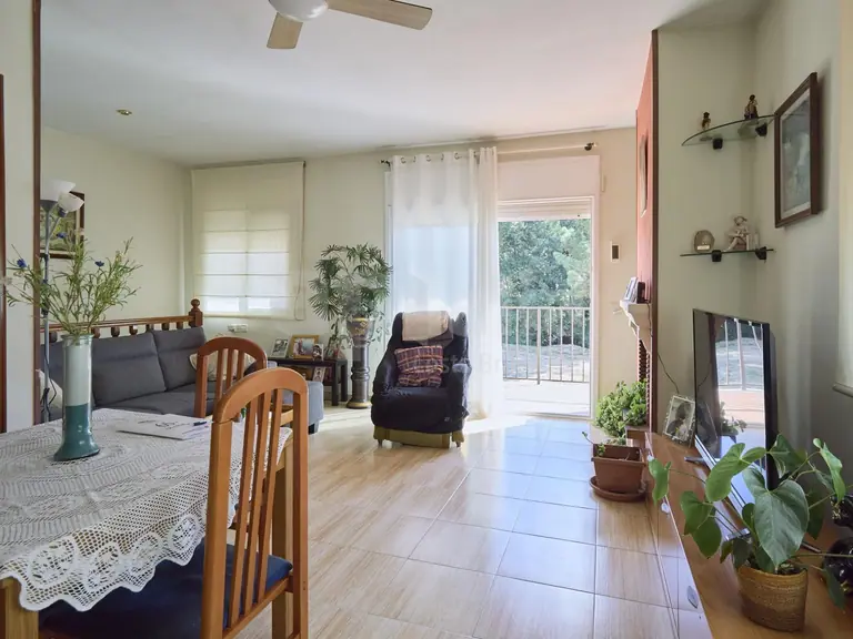 Casa con piscina y jardín en Lloret de Mar – lista para entrar a vivir