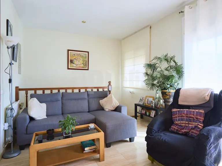 Casa con piscina y jardín en Lloret de Mar – lista para entrar a vivir