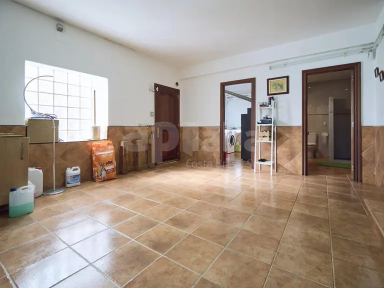 Casa con piscina y jardín en Lloret de Mar – lista para entrar a vivir