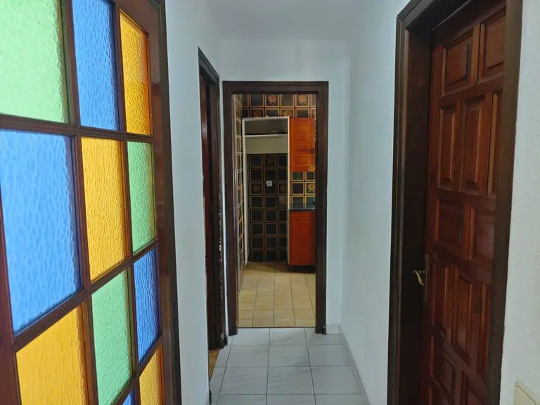 Tu nuevo hogar en el centro: luminoso, esquinero y lleno de posibilidades