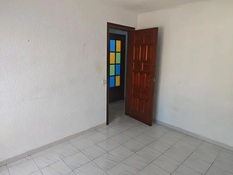 Tu nuevo hogar en el centro: luminoso, esquinero y lleno de posibilidades