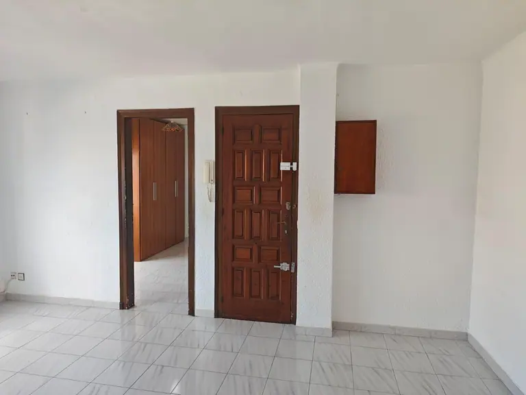 Tu nuevo hogar en el centro: luminoso, esquinero y lleno de posibilidades