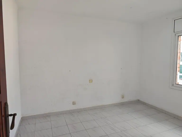 Tu nuevo hogar en el centro: luminoso, esquinero y lleno de posibilidades