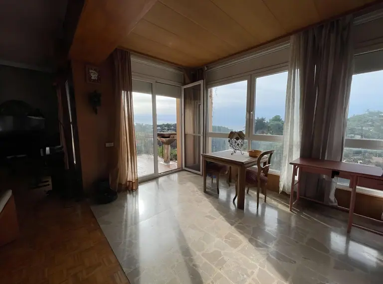 Villa con vistas al mar, piscina y licencia turística – Lloret de Mar