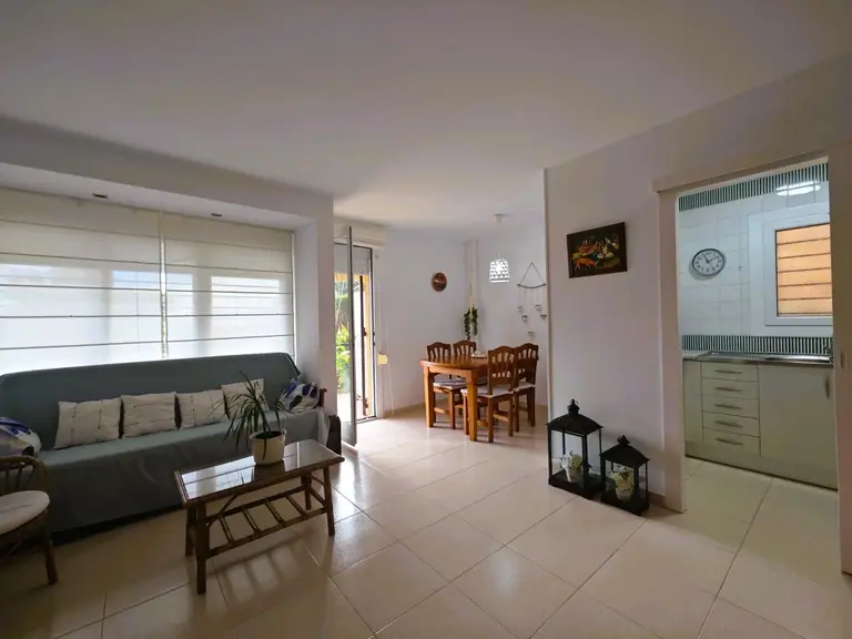 Encantador bajo con terraza en Santa Maria de Llorell – Tossa de Mar